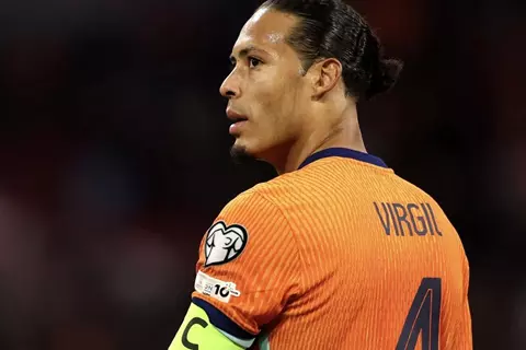  ليفربول يحتفي بإنجاز فان دايك مع هولندا